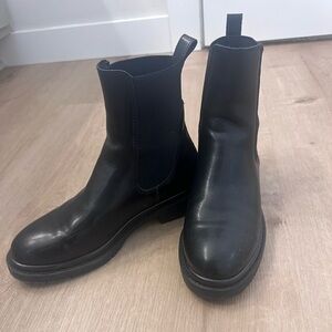 Steve Madden Black Leather Women’s Chelsea Boots